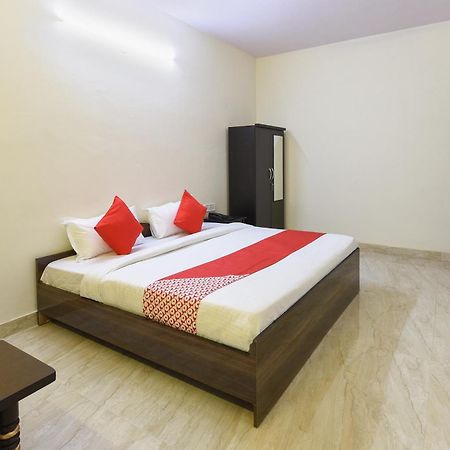 Hotel O Club Residency Ню Делхи Екстериор снимка