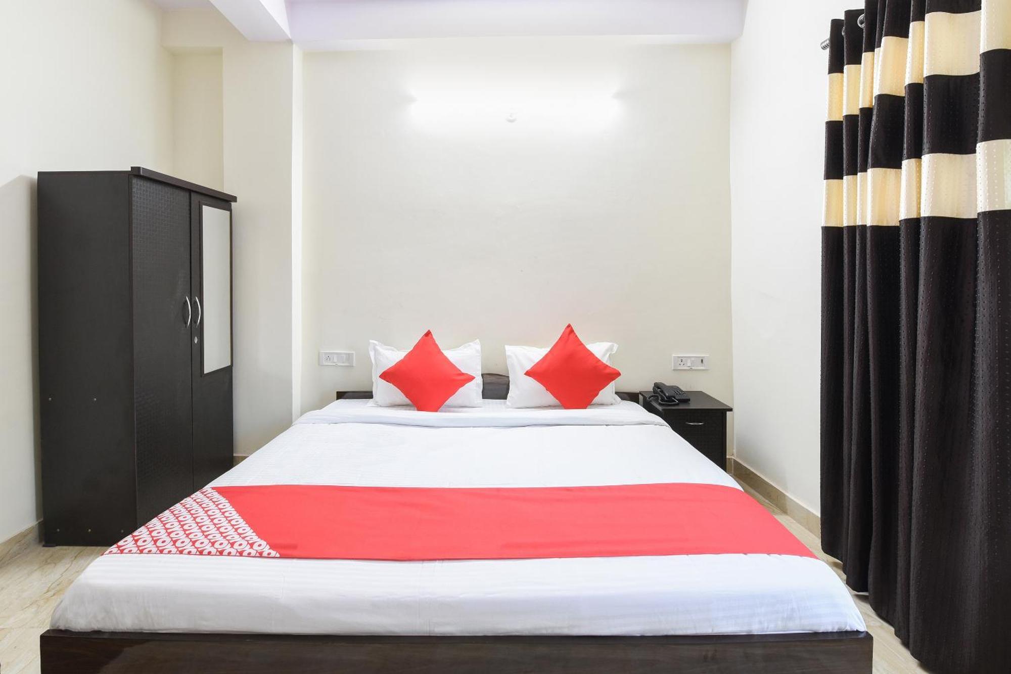 Hotel O Club Residency Ню Делхи Екстериор снимка