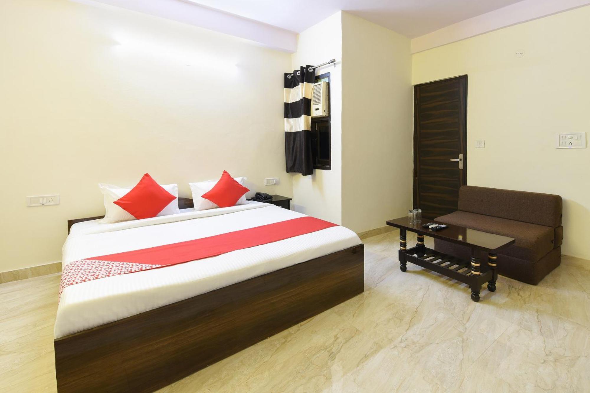 Hotel O Club Residency Ню Делхи Екстериор снимка