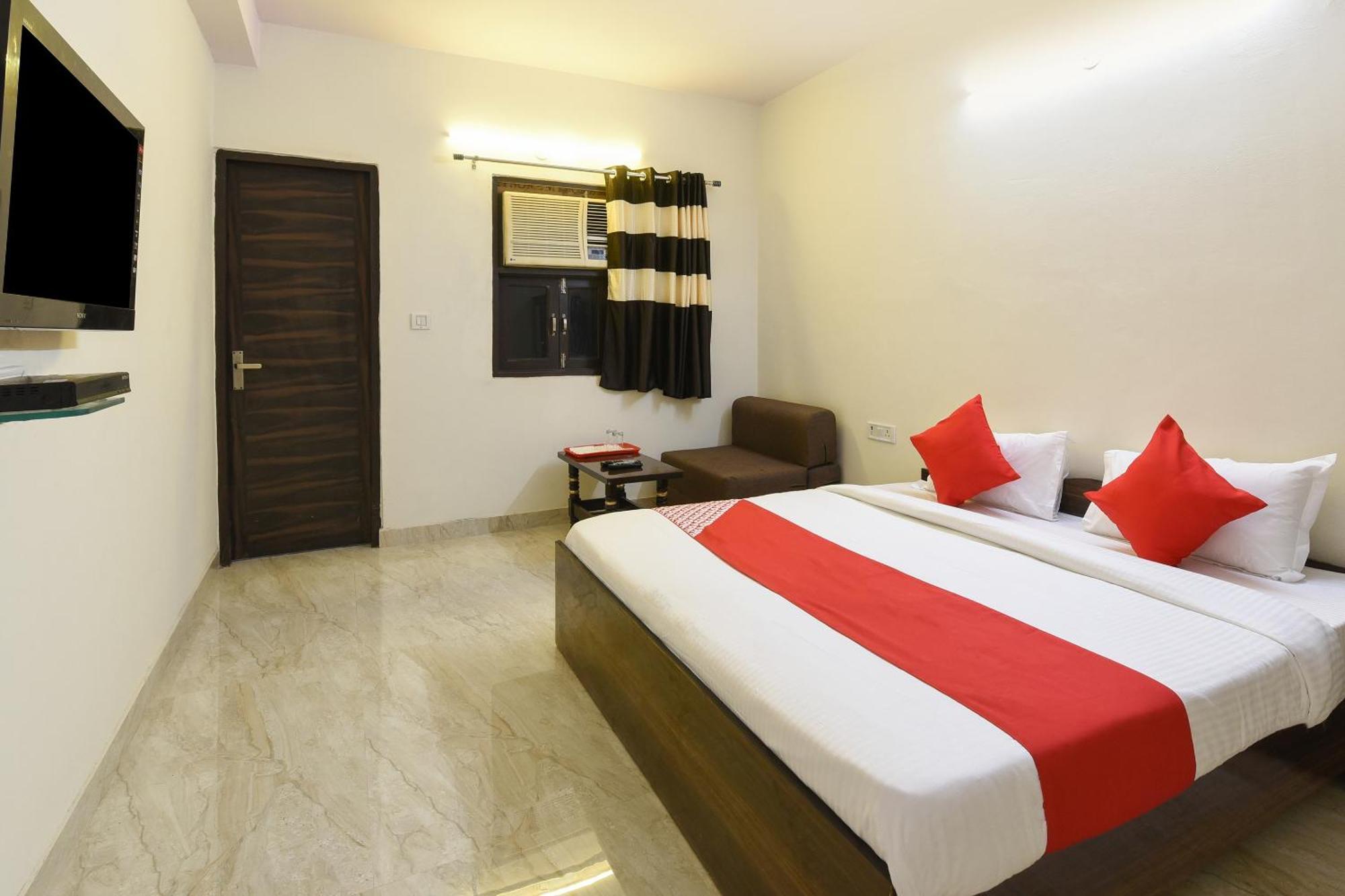 Hotel O Club Residency Ню Делхи Екстериор снимка