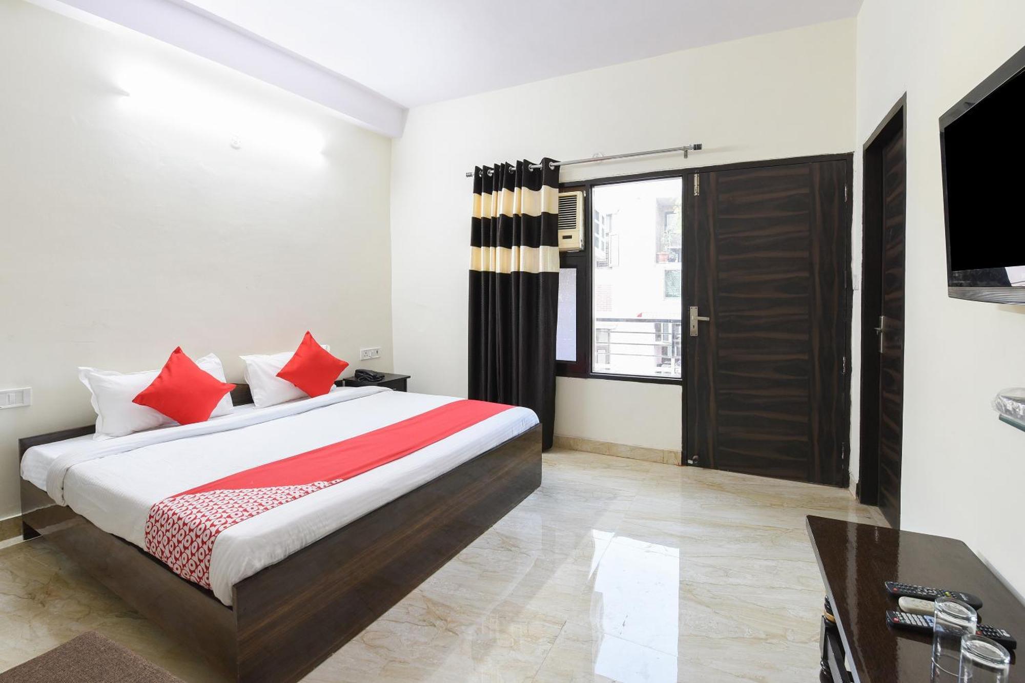 Hotel O Club Residency Ню Делхи Екстериор снимка