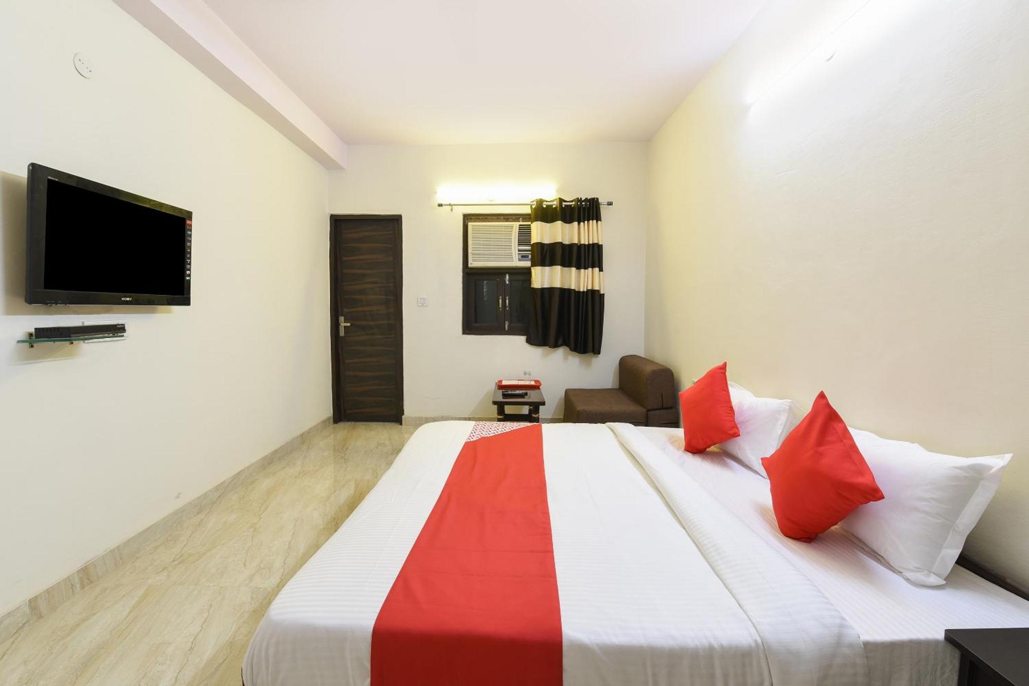 Hotel O Club Residency Ню Делхи Екстериор снимка